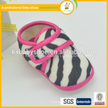 Zapatillas de deporte de envío libres de los zapatos de los primeros caminantes de las muchachas infantiles de las zapatillas de deporte